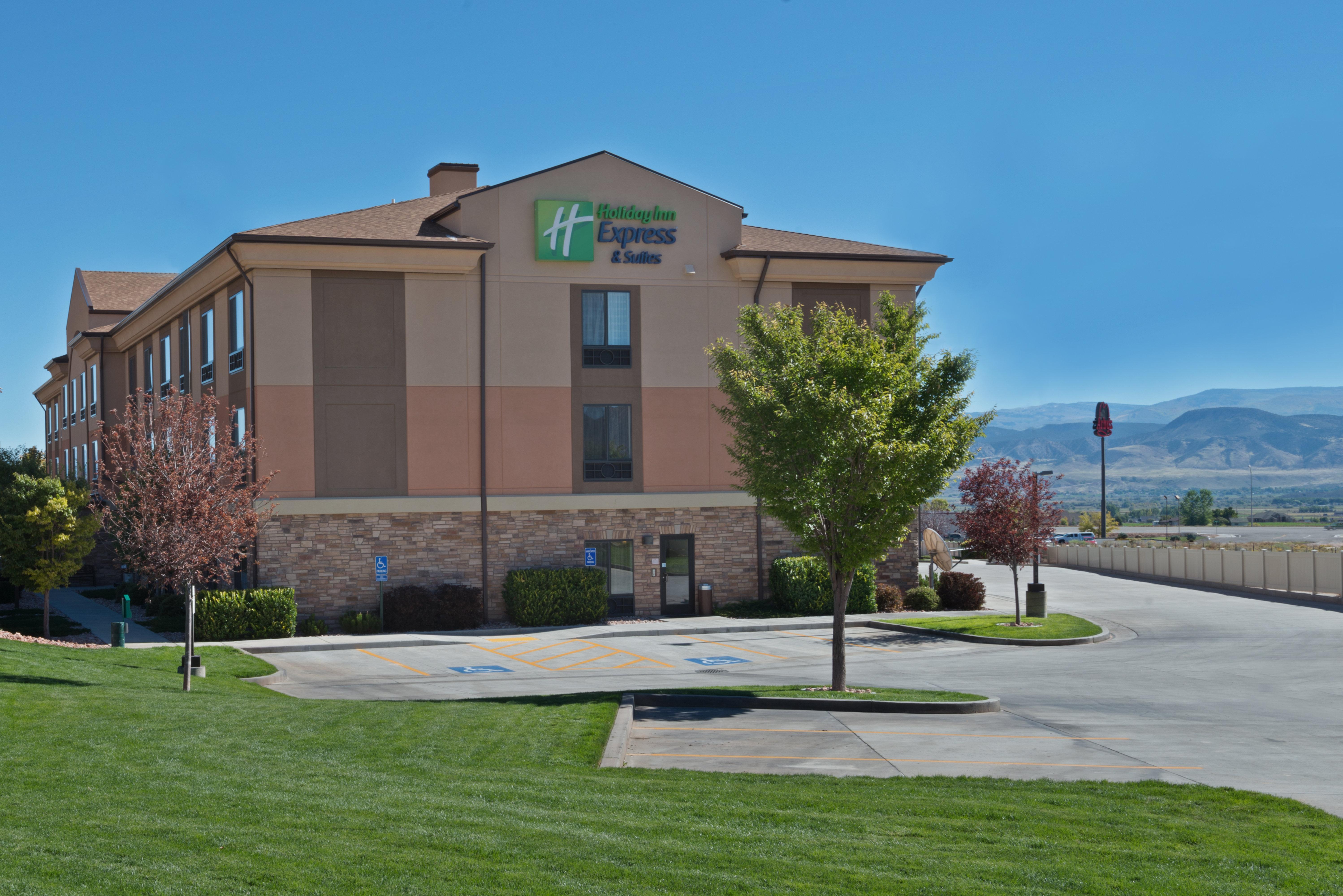 Holiday Inn Express Richfield By Ihg Exterior photo