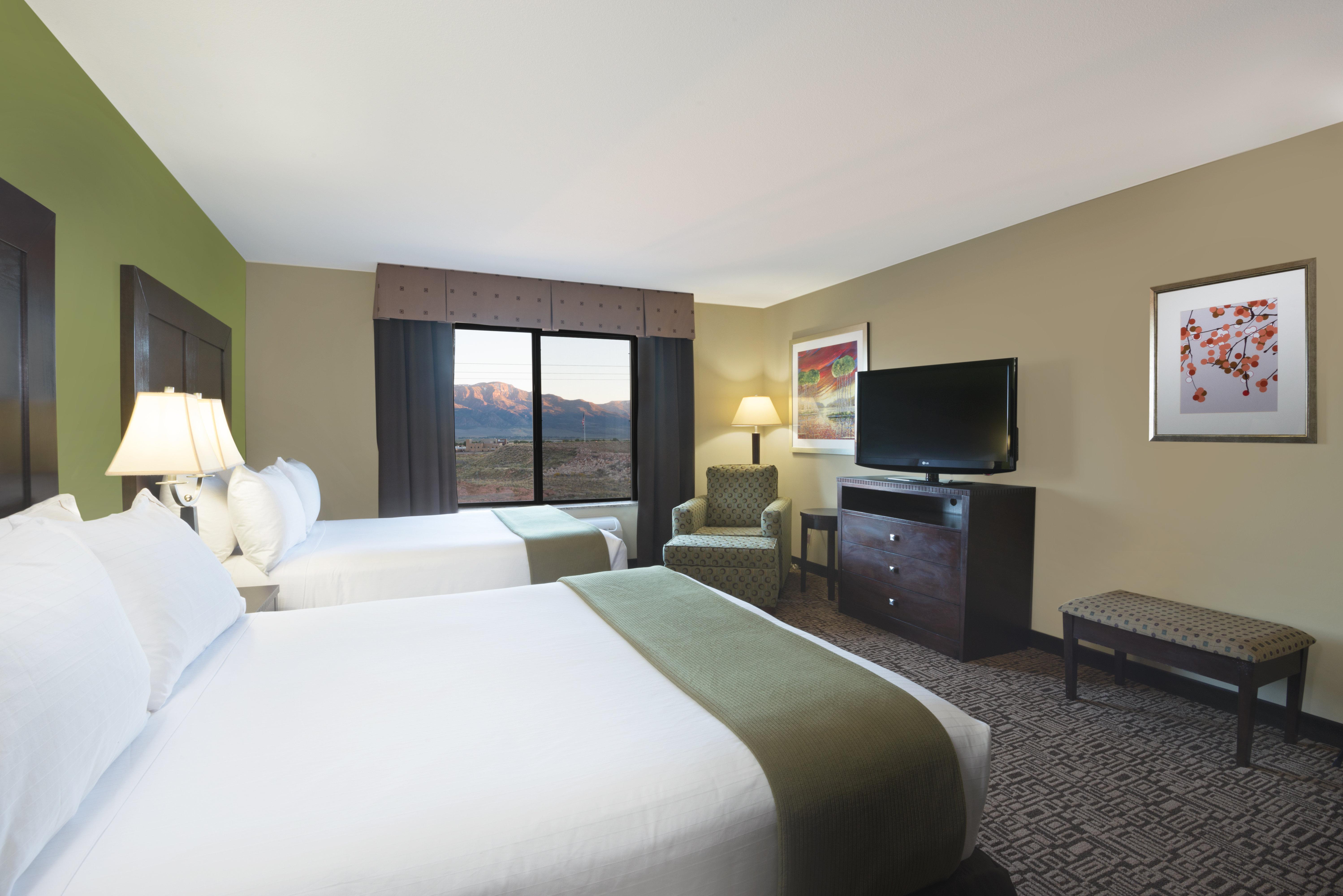 Holiday Inn Express Richfield By Ihg Exterior photo