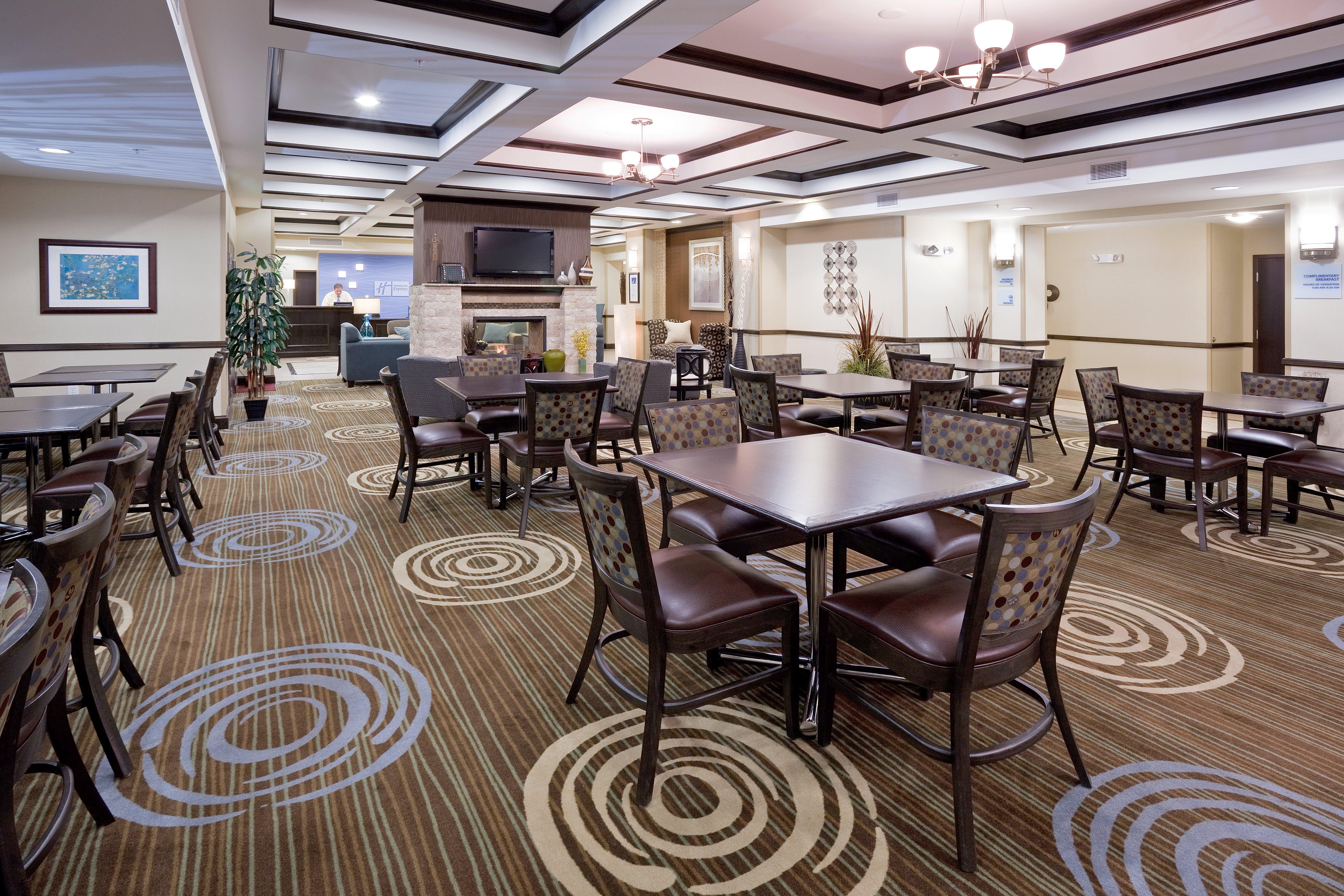 Holiday Inn Express Richfield By Ihg Exterior photo
