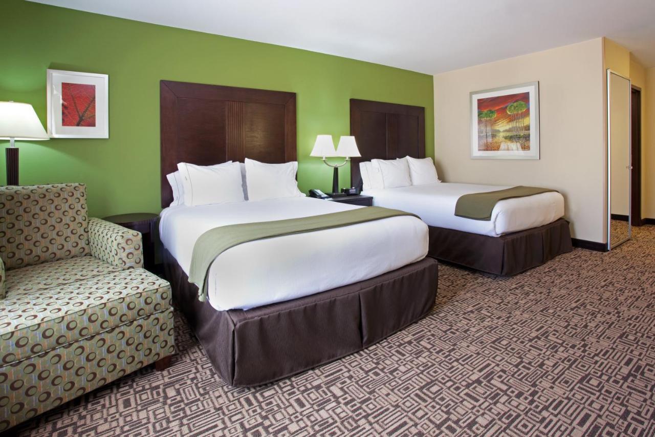 Holiday Inn Express Richfield By Ihg Exterior photo
